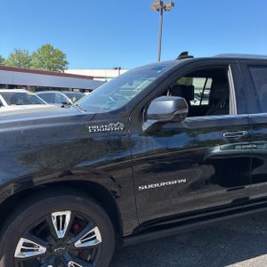 CHEVROLET SUBURBAN HIGH COUNTRY - 2