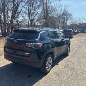 JEEP COMPASS LATITUDE 4X4 - 8