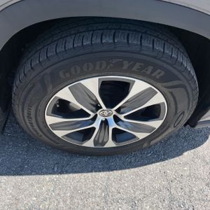 2023 Toyota HIGHLANDER XLE thumbnail 20