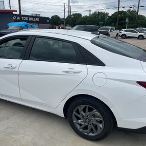 HYUNDAI ELANTRA SEL - 6