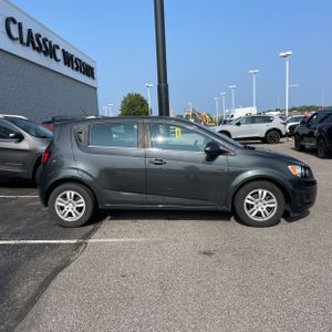 صورة 6 لـ 2015 Chevrolet SONIC LT AUTO