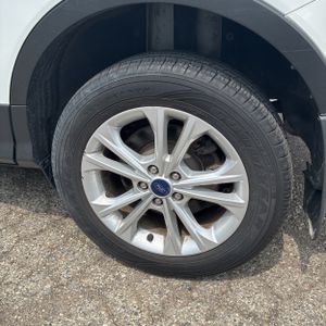 صورة مصغرة 18 لـ 2017 FORD ESCAPE SE