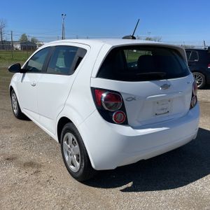 CHEVROLET SONIC LS AUTO - 5