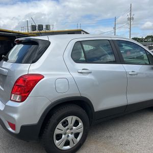 CHEVROLET TRAX - 9