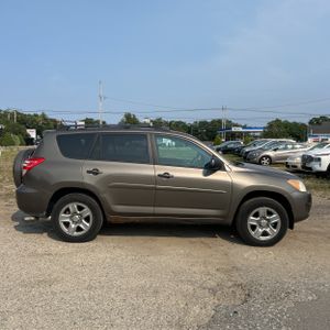 صورة 10 لـ 2011 Toyota RAV4 BASE