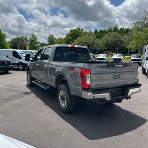 FORD F-350 SUPER DUTY LARIAT - 5