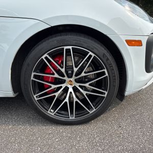 2023 Porsche MACAN GTS — миниатюра 20