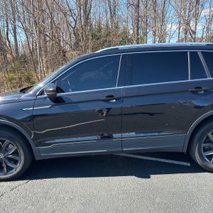 VOLKSWAGEN TIGUAN SE 4MOTION - 4