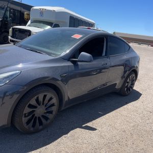 TESLA MODEL Y LONG RANGE - 3