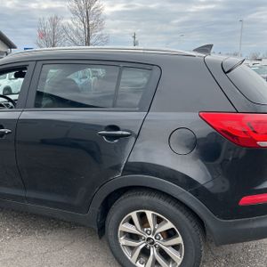 KIA SPORTAGE LX - 6