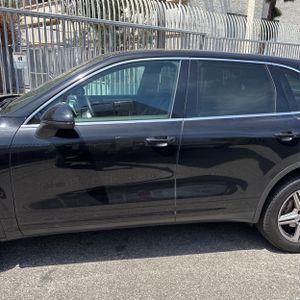 صورة 3 لـ 2016 Porsche CAYENNE S