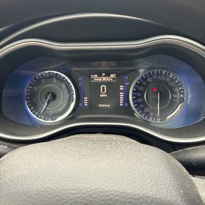 2016 Chrysler 200 LIMITED — миниатюра 38