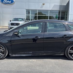FORD FOCUS ST - 4
