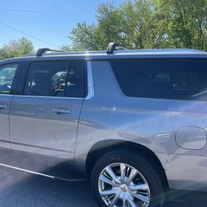 CHEVROLET SUBURBAN HIGH COUNTRY - 5