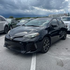 2017 Toyota COROLLA SE 照片 1