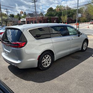 CHRYSLER PACIFICA TOURING L - 8