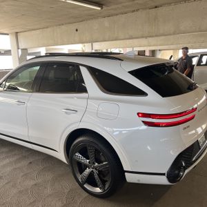 صورة 6 لـ 2023 Genesis GV70 2.5T STANDARD