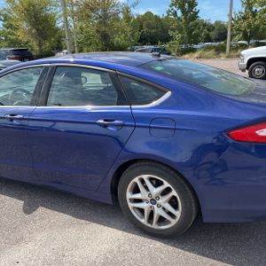 FORD FUSION SE - 6