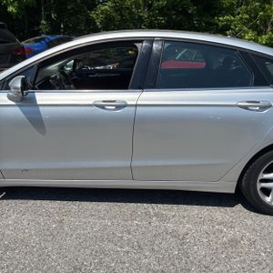 FORD FUSION SE - 4