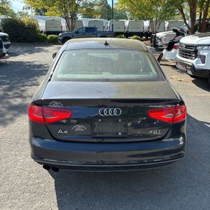 AUDI A4 2.0T PREMIUM - 6