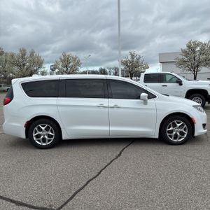 CHRYSLER PACIFICA TOURING - 10