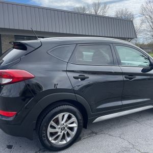 HYUNDAI TUCSON SE - 9