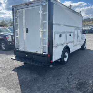 FORD E-350 CUTAWAY - 8