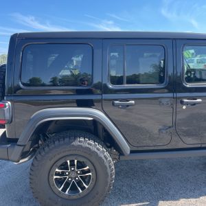 JEEP WRANGLER 4-DOOR MOAB 392 4X4 - 9