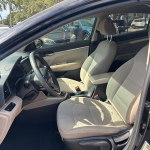 2019 Hyundai ELANTRA SE — миниатюра 32