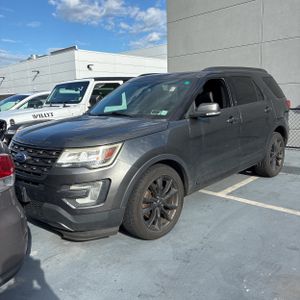 FORD EXPLORER XLT - 1
