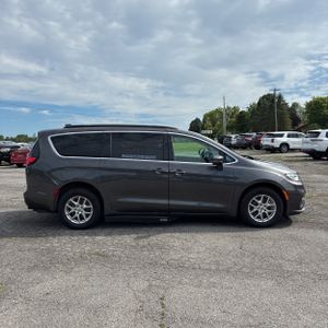 2022 Chrysler PACIFICA TOURING L — фото 10