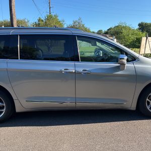 CHRYSLER PACIFICA LIMITED - 10