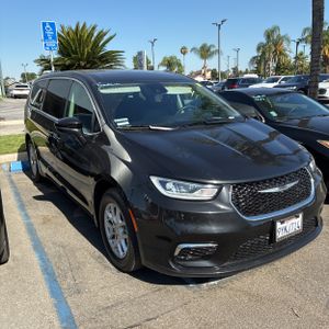 2023 Chrysler PACIFICA TOURING L photo 7