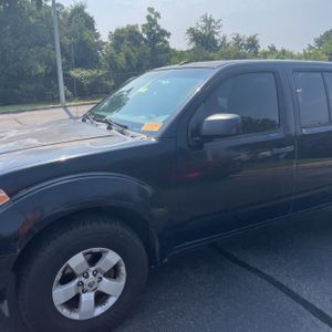 2013 Nissan FRONTIER SV — фото 2