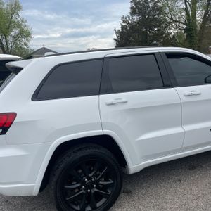 JEEP GRAND CHEROKEE LAREDO X - 8