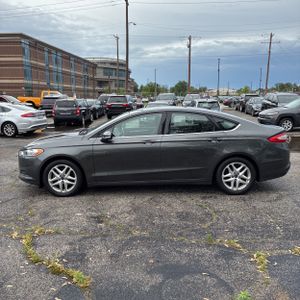 FORD FUSION SE - 3