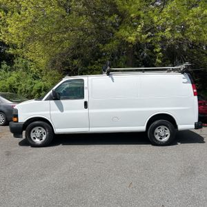 CHEVROLET EXPRESS 2500 - 3