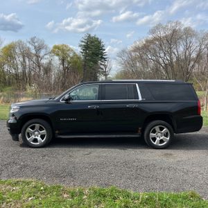 CHEVROLET SUBURBAN LT - 3