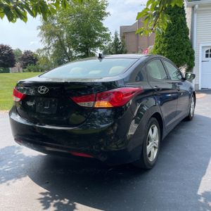 2013 Hyundai ELANTRA GLS photo 8