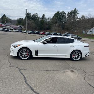 KIA STINGER GT2 - 3