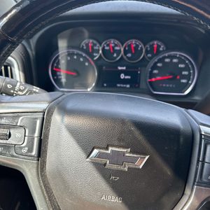 صورة 38 لـ 2019 Chevrolet SILVERADO 1500 RST