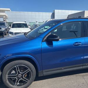 MERCEDES-BENZ GLA - 2