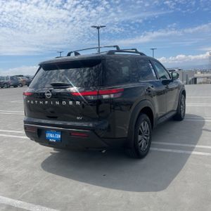 NISSAN PATHFINDER SV - 8