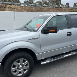 FORD F-150 XLT - 2