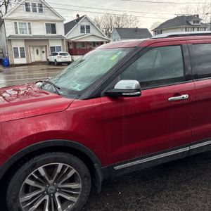 FORD EXPLORER PLATINUM - 2