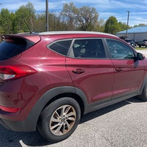 HYUNDAI TUCSON - 9