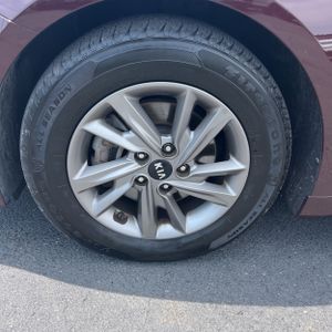 2020 KIA OPTIMA LX thumbnail 17