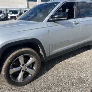 JEEP GRAND CHEROKEE L LIMITED - 2