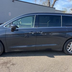 CHRYSLER PACIFICA TOURING - 4