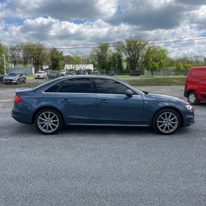 AUDI A4 2.0T PREMIUM - 10